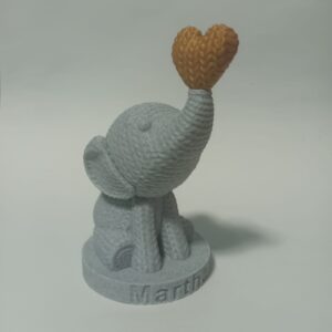 Elefante con corazón personalizable – Textura tejida